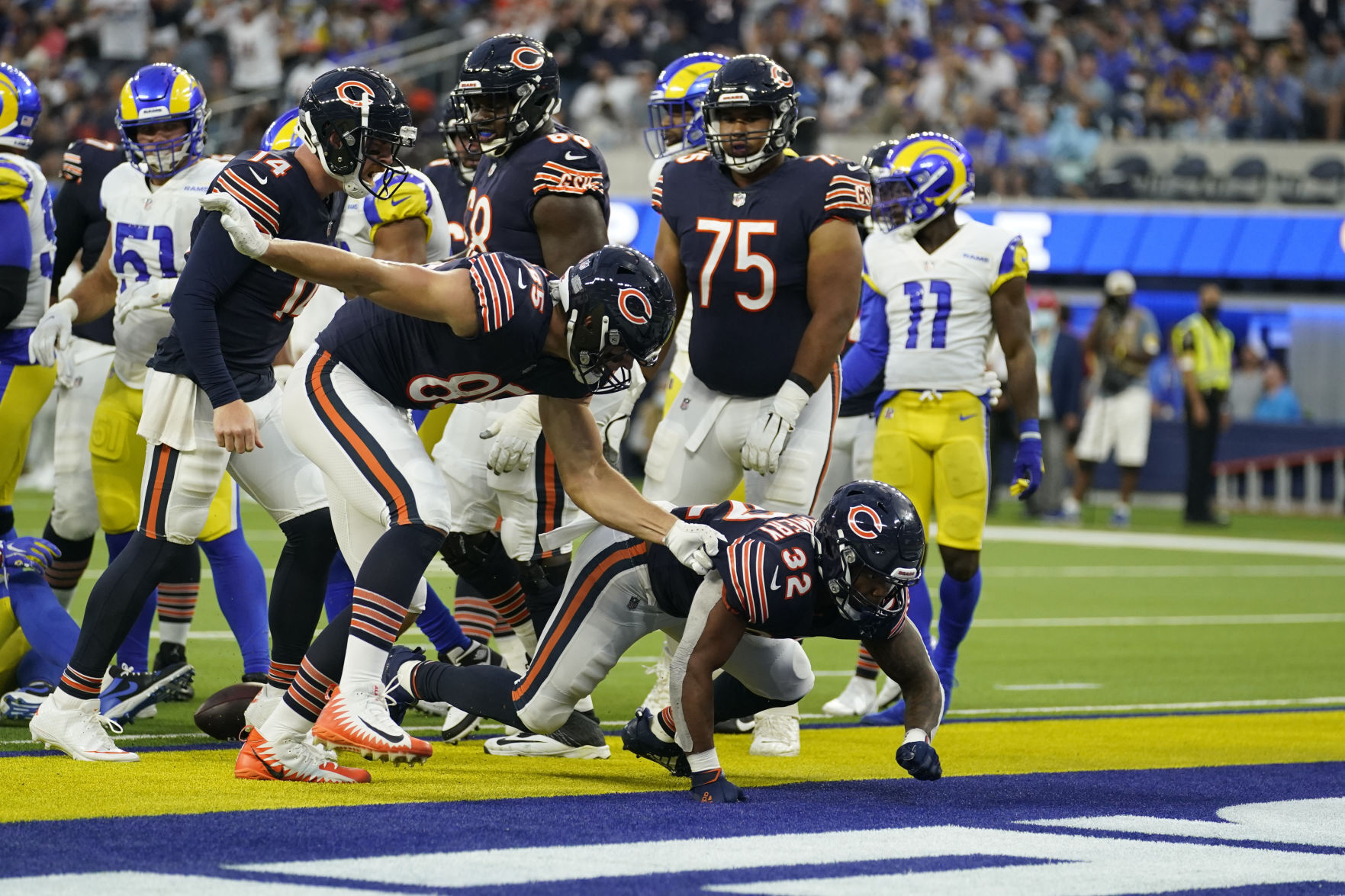 Bears Rams Football